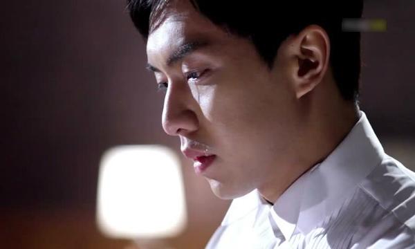 dang hu hi voi bo trong thang may, chong lap tuc bo ve nha khi thay canh tuong nay - 2
