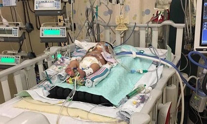 Con 14 ngày tuổi đã mắc ung thư, mẹ dằn vặt mình vì làm điều không tốt khi mang thai