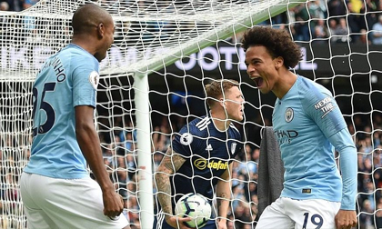 Man City dễ dàng 'thổi bay' Fulham