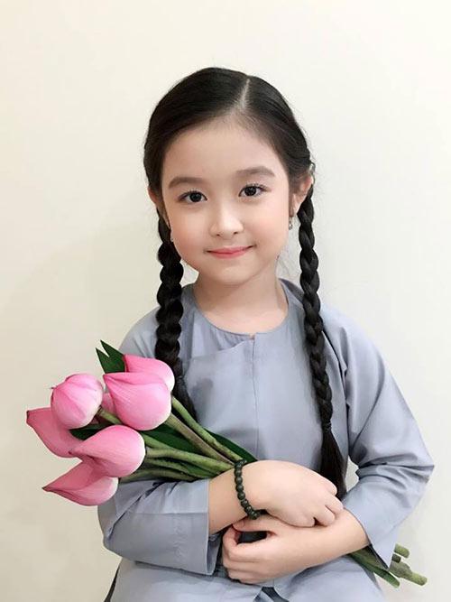 xuat hien vai giay tai hoa hau viet nam 2018, be gai duoc du doan la hoa hau tuong lai - 9