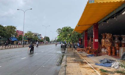 Truy hô cướp, hai vợ chồng chủ cửa hàng nội thất bị đâm nhiều nhát