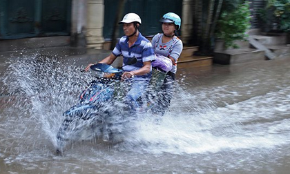 Dự báo thời tiết 17/9: Bão Mangkhut suy yếu, Hà Nội giảm 6 độ