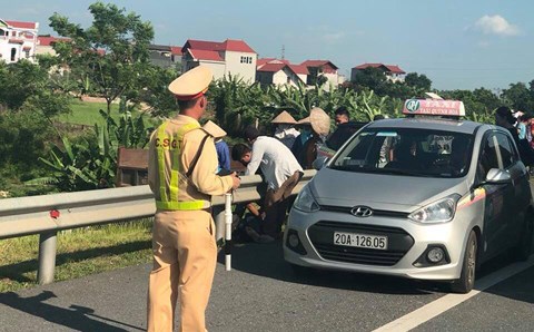 Cục CSGT thông tin về vụ xe Lexus biển 8888 bị đâm bẹp, tài xế tử vong - 1