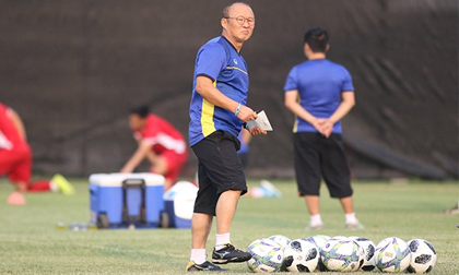 HLV Park Hang Seo trở lại Việt Nam: Những mối lo AFF Cup 2018... chờ sẵn
