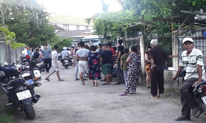 Thi thể ông lão bốc mùi trong ngôi nhà cấp 4