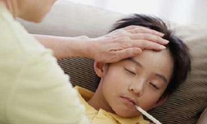 Cậu bé 2 tuổi liên tục chảy nước dãi, cảnh báo bệnh nguy hiểm có thể lây qua “nụ hôn”