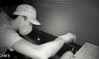 Treo thưởng 50 triệu đồng cho người nhận dạng tên trộm đột nhập tiệm vàng
