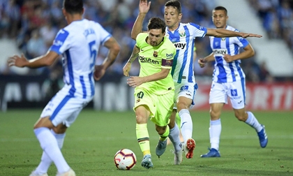 Barca thua đội bét bảng, Real thất bại trước Sevilla ở vòng 6 La Liga