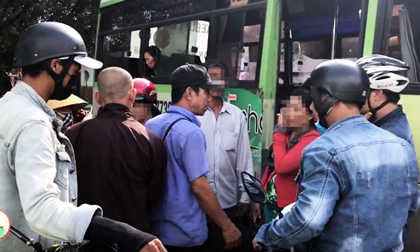 Bé gái 13 tuổi được giải cứu khỏi quán cà phê trá hình