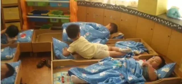 be trai 5 tuoi tu vong sau giac ngu trua o truong, nguyen do nhieu cha me mac phai - 1