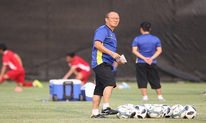 Danh sách U23 Việt Nam đi AFF Cup: Canh bạc khó của thầy Park