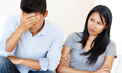 Rút hết tiền tiết kiệm bao gái, mặc kệ vợ con túng thiếu, người chồng nhận quả đắng