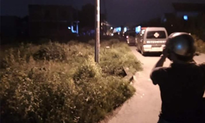 Lên thăm con ở trọ, mẹ chết ngoài bãi đất trống
