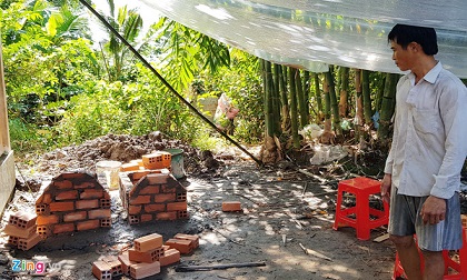 Người mẹ khai lấy gối đè lên mặt khiến 2 con chết trong phòng ngủ