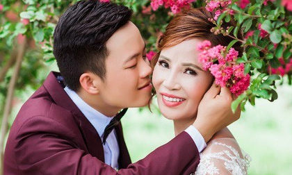 Chú rể 26 lấy vợ 61 tuổi: 'Bố mẹ tôi cũng hỏi sao lấy người già thế này nhưng tôi sẽ dắt tay vợ đi hết con đường đã chọn'