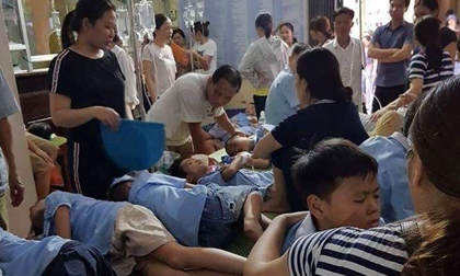 Hơn 200 học sinh tiểu học nhập viện nghi ngộ độc sau bữa ăn bán trú