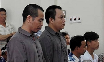Vụ lùi xe trên cao tốc 4 người chết: Vợ bị cáo nộp 2000 chữ ký