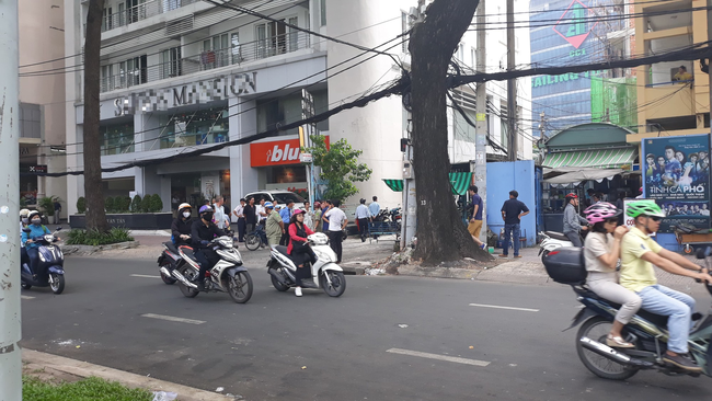 Cô gái trẻ 19 tuổi chết thương tâm khi rơi từ tòa nhà cao tầng ở Sài Gòn xuống đất - Ảnh 1. Cô gái trẻ 19 tuổi chết thương tâm khi rơi từ tòa nhà cao tầng ở Sài Gòn xuống đất - Ảnh 1.