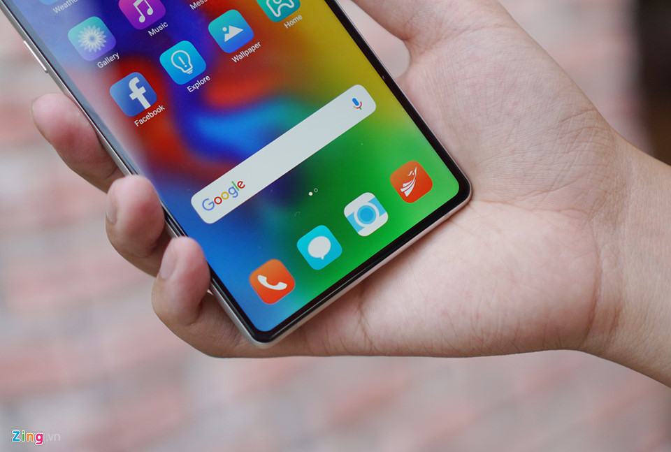 Chi tiet Bphone 3 - dang dep, camera AI, co chong nuoc hinh anh 3