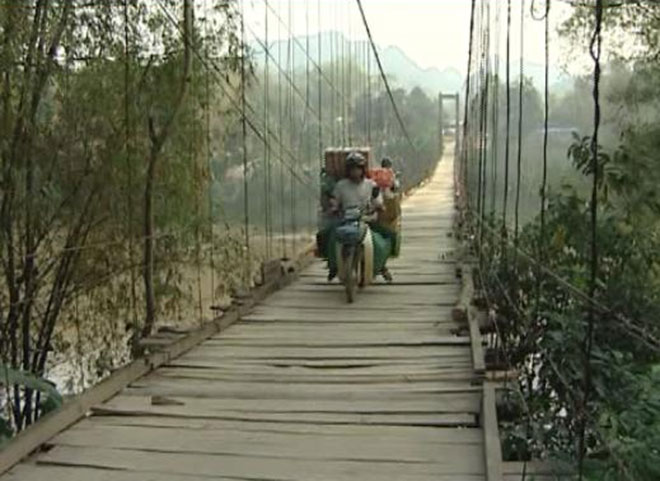 Đã tìm thấy thi thể nữ sinh nhảy cầu sau khi giả vờ nôn ở Hà Giang - 1