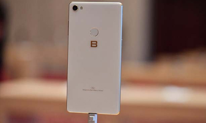 Bphone 3 Pro có đủ sức để 'cân' các smartphone đình đám trên thị trường?