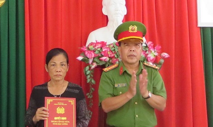 Thăng cấp hàm cho thiếu úy tử vong khi phá án ma túy