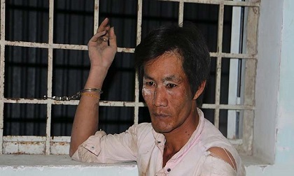 Khống chế thanh niên ngáo đá châm xăng đốt nhà