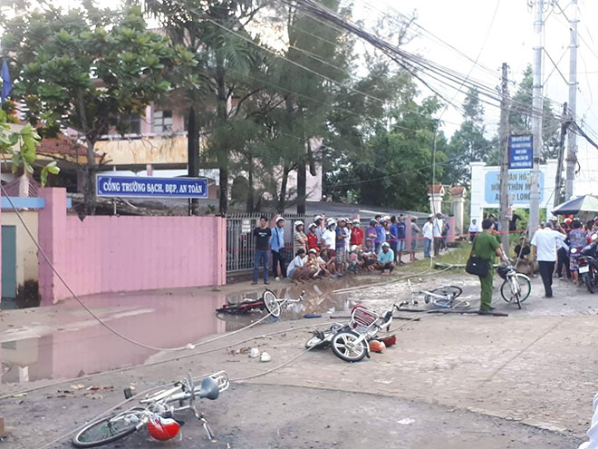 Vụ dây điện rớt khiến 6 HS thương vong: Mọi người gào thét trong bất lực - 1