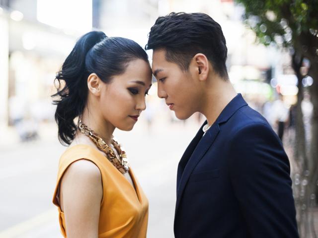 bi mat bi phoi bay khi len dat may ghi am trong phong vo sap cuoi - 1