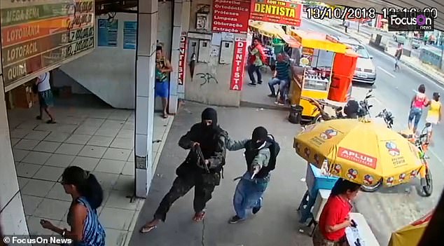 Brazi: Bắn chết bắn chết 4 tay súng bắt 25 con tin làm lá chắn sống - 1