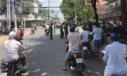 Người dân vây bắt 2 kẻ dùng bình xịt hơi cay cướp 500 triệu đồng giữa ban ngày