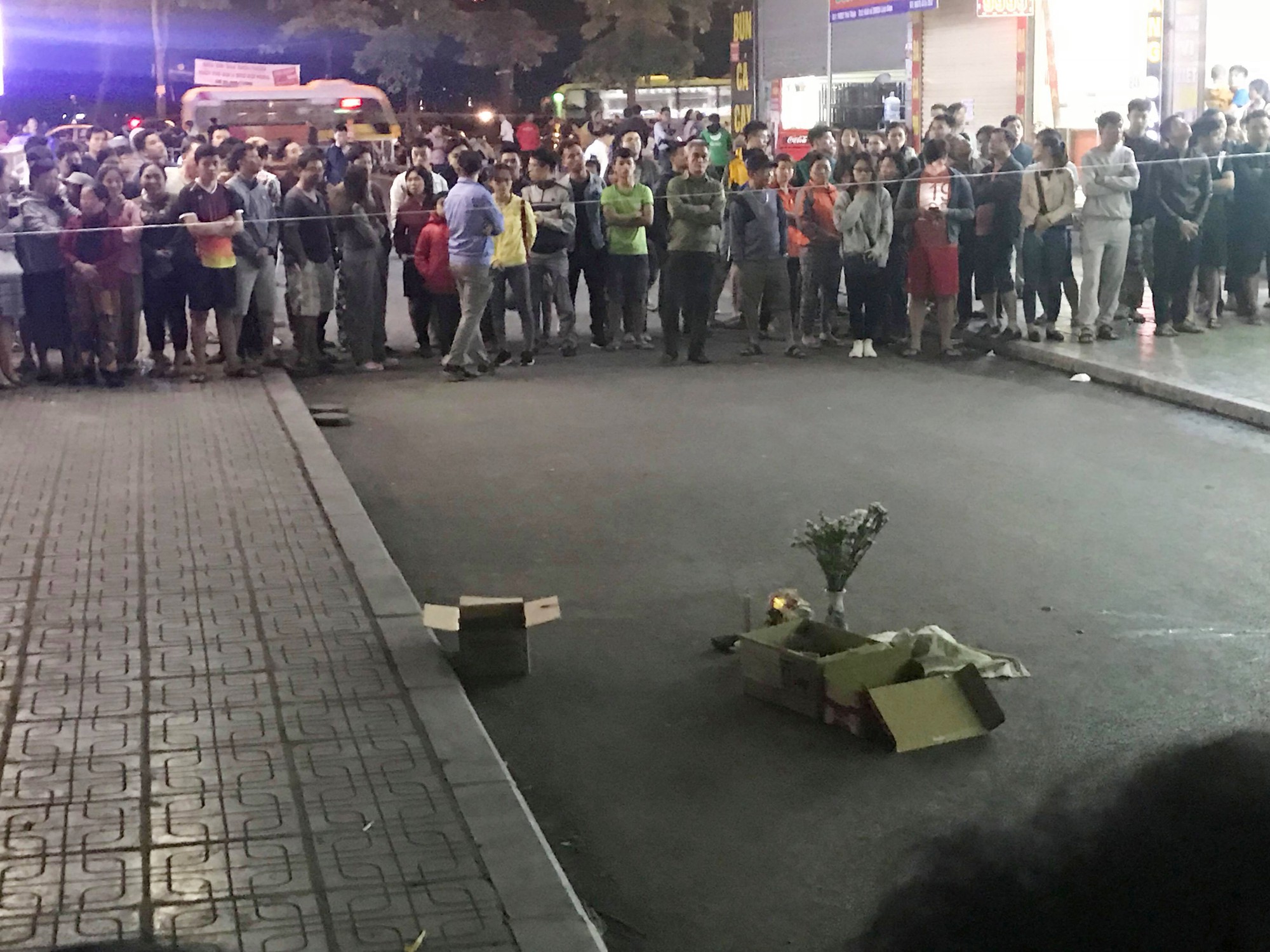 Thi thể trẻ sơ sinh tại sân chung cư Linh Đàm: 3 người tình nghi là ai?