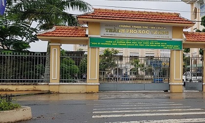 Bênh bạn gái, nam sinh lớp 12 bị đâm thủng bụng