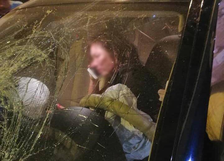 nu tai xe bmw gay tai nan: “toi khong biet nhung nguoi nhau cung ba dem qua se nghi gi” - 1