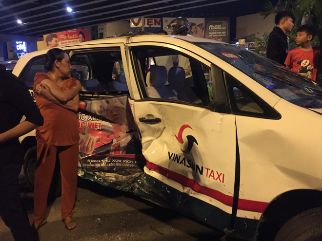 Khởi tố, bắt tạm giam nữ tài xế BMW gây tai nạn khiến 7 người thương vong ở Sài Gòn - Ảnh 1. Khởi tố, bắt tạm giam nữ tài xế BMW gây tai nạn khiến 7 người thương vong ở Sài Gòn - Ảnh 1.