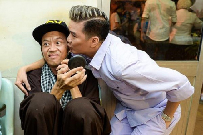 Gia đình quyền lực và sóng gió bậc nhất showbiz: Hoài Linh không nhìn mặt, Dương Triệu Vũ lại dính tin đồn yêu Mr. Đàm - Ảnh 4. Gia đình quyền lực và sóng gió bậc nhất showbiz: Hoài Linh không nhìn mặt, Dương Triệu Vũ lại dính tin đồn yêu Mr. Đàm - Ảnh 4.