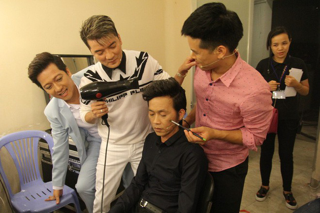 Gia đình quyền lực và sóng gió bậc nhất showbiz: Hoài Linh không nhìn mặt, Dương Triệu Vũ lại dính tin đồn yêu Mr. Đàm - Ảnh 3. Gia đình quyền lực và sóng gió bậc nhất showbiz: Hoài Linh không nhìn mặt, Dương Triệu Vũ lại dính tin đồn yêu Mr. Đàm - Ảnh 3.