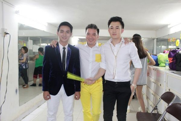 Gia đình quyền lực và sóng gió bậc nhất showbiz: Hoài Linh không nhìn mặt, Dương Triệu Vũ lại dính tin đồn yêu Mr. Đàm - Ảnh 10. Gia đình quyền lực và sóng gió bậc nhất showbiz: Hoài Linh không nhìn mặt, Dương Triệu Vũ lại dính tin đồn yêu Mr. Đàm - Ảnh 10.