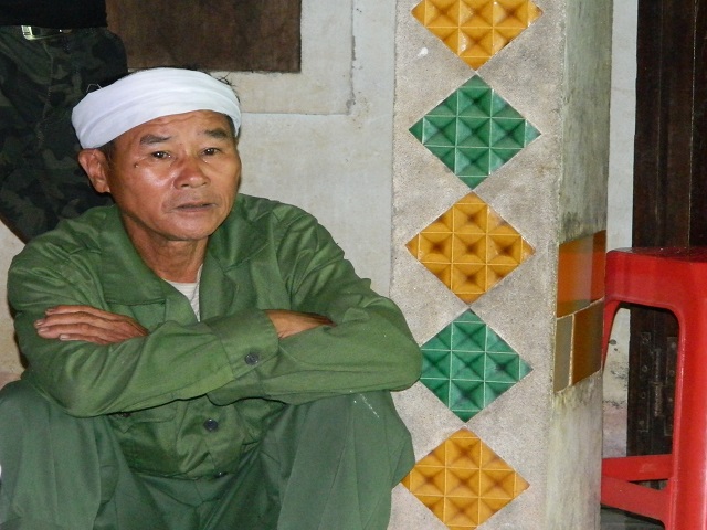 noi dau tot cung vu me va con 18 thang tuoi treo co tu vong hinh anh 2