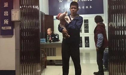 Thất vọng vì vợ đẻ con gái, người đàn ông Trung Quốc đem bán con khi mới 10 ngày tuổi