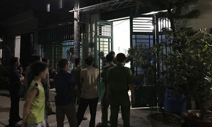 Nữ sinh hốt hoảng phát hiện cha treo cổ
