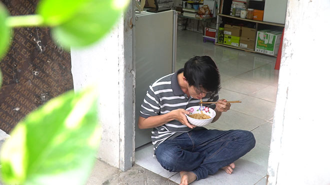 chuyen doi cay dang cua chang thac si “chay xe om” bi miet thi vi guong mat luoi cay - 1