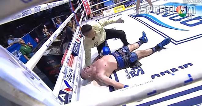 Thảm kịch chấn động: Huyền thoại Muay Thái dính đòn knock-out thiệt mạng