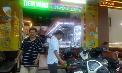 Cần Thơ thống nhất trả lại 20 viên kim cương cho chủ tiệm vàng
