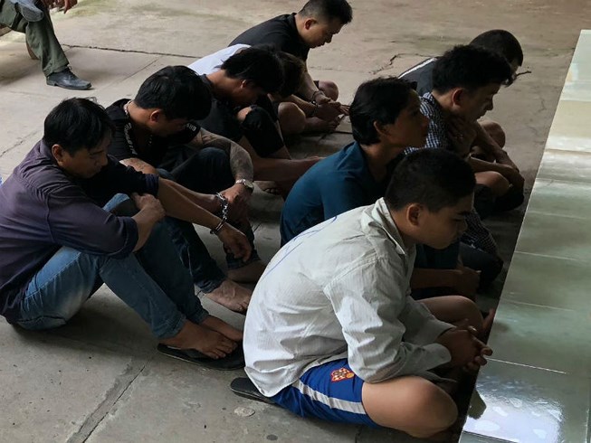 Hình sự nổ súng vây bắt 2 nhóm 