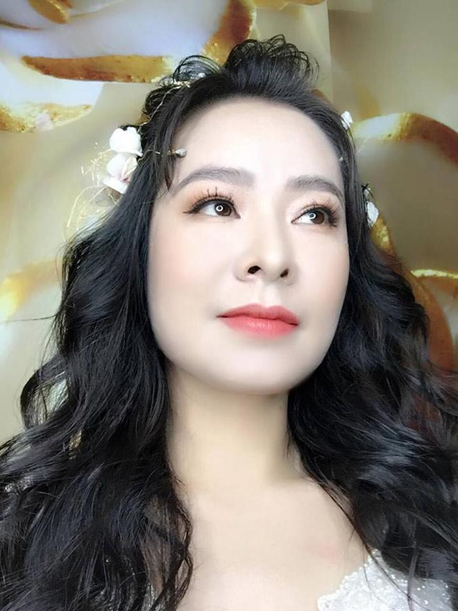 Cô dâu xinh đẹp của Lệ Rơi lên tiếng về tin đồn sắp làm đám cưới