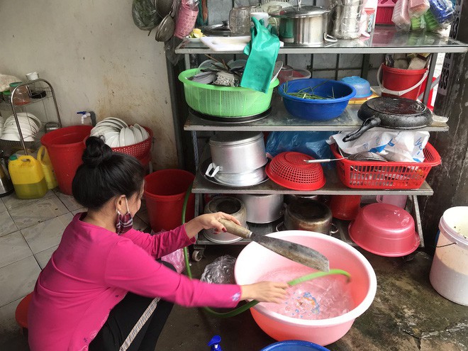 Vụ người đi xe máy chặt tay tài xế ô tô: Bất ngờ với lời kể của nhân chứng