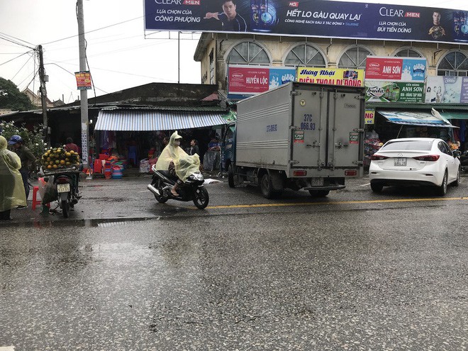 Vụ người đi xe máy chặt tay tài xế ô tô: Bất ngờ với lời kể của nhân chứng