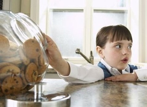 Làm những điều này, đảm bảo trẻ không bao giờ dám lặp lại thói quen 