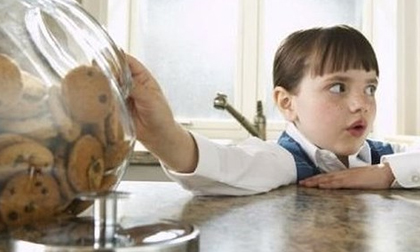 Làm những điều này, đảm bảo trẻ không bao giờ dám lặp lại thói quen 'tắt mắt'